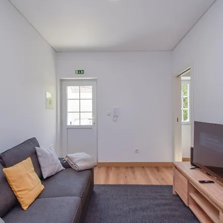 Appartement Encantador Com Terraco - 800 Metros Da Parede