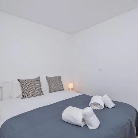 Encantador Com Terraco - 800 Metros Da Apartment Parede