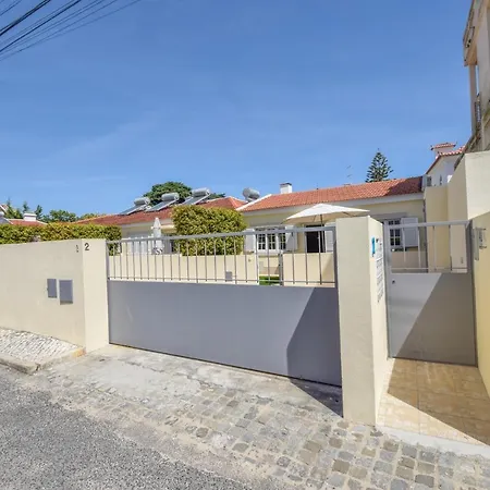 Encantador Com Terraco - 800 Metros Da