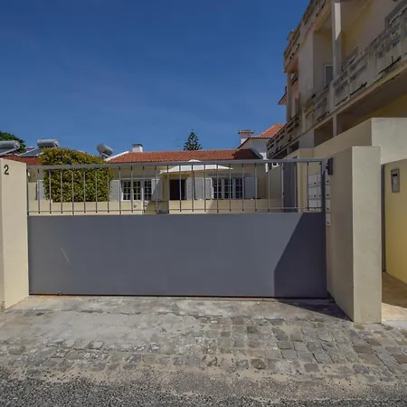 Encantador Com Terraco - 800 Metros Da * Parede